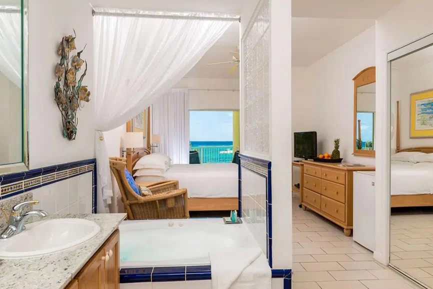 Best Cayman Islands All Inclusive Resorts: Wyndham Reef Resort