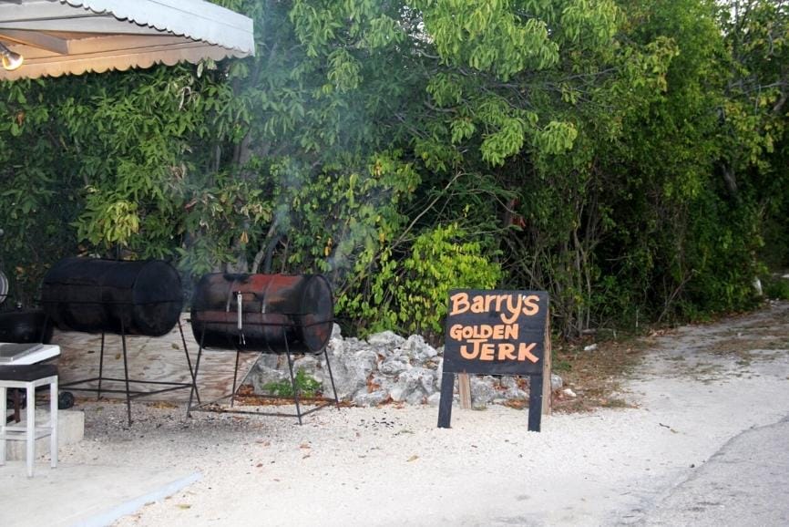 The Best Cayman Islands Restaurants: Barry's Golden Jerk - Cayman Brac