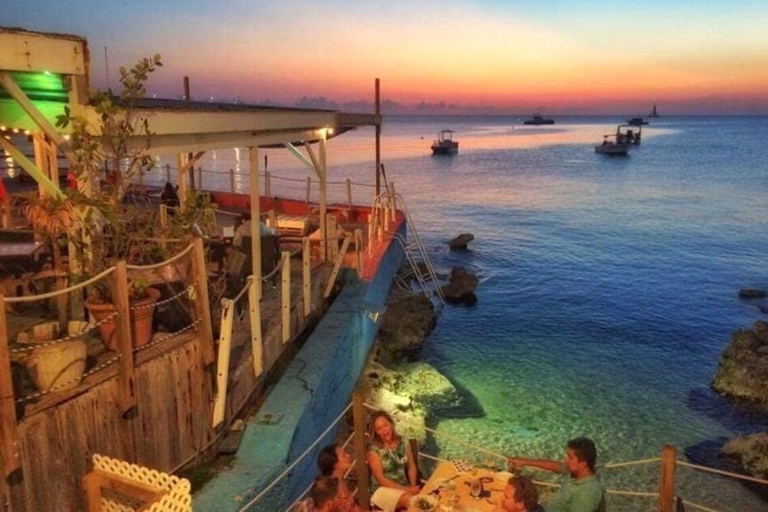 The Best Cayman Islands Restaurants: Casanova By The Sea - Grand Cayman