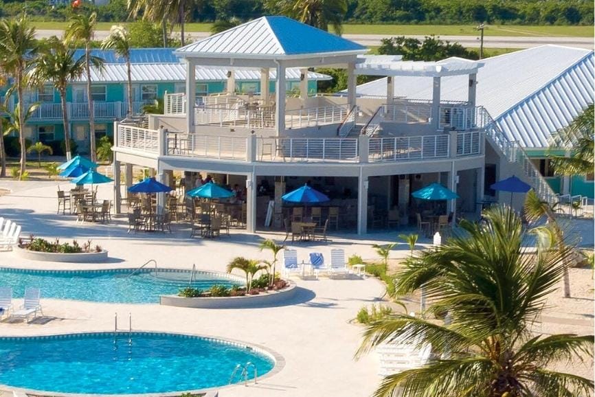 The Best Cayman Islands Restaurants: Tipsy Turtle Bar - Cayman Brac