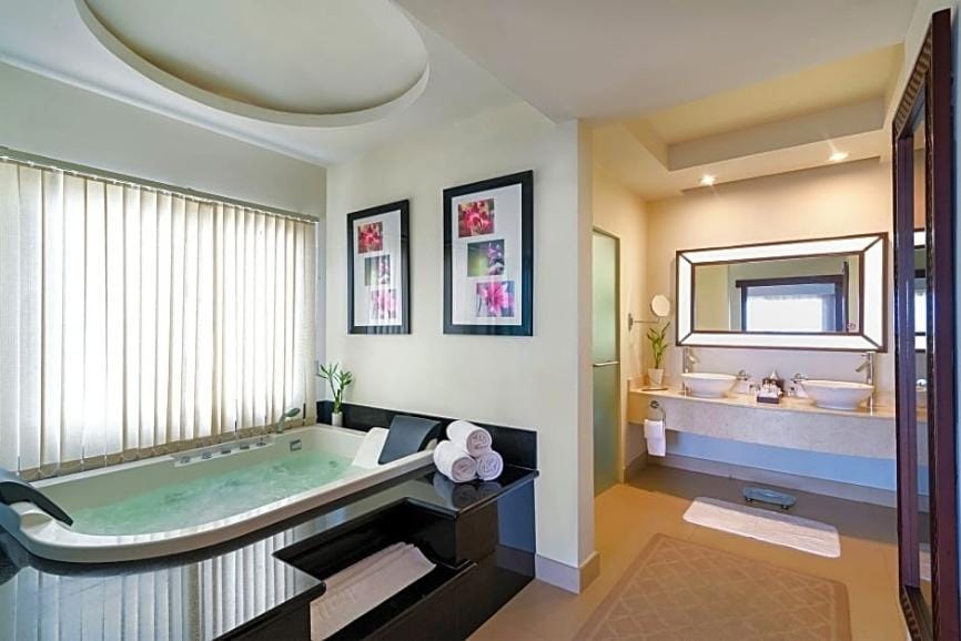 Best Jamaica All Inclusive Resorts: Secrets Wild Orchid Montego Bay