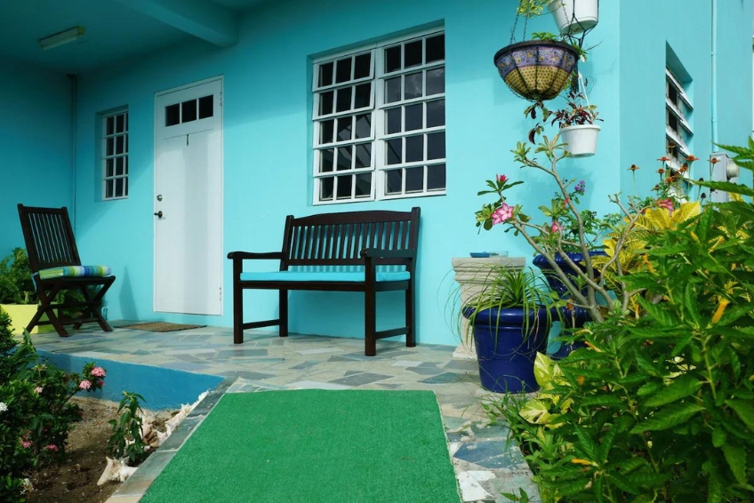 Antigua Hotel Guide: LambLion Holiday Apartments