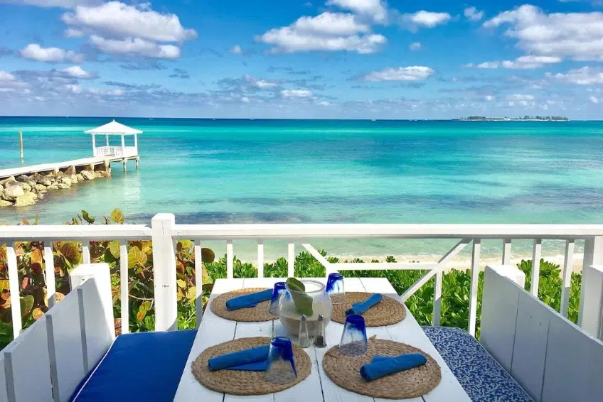 Bahamas Hotel Guide: Sandyport Beach Resort