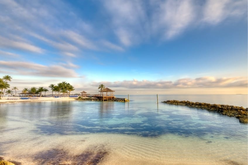 Bahamas Visitors Guide: Nassau