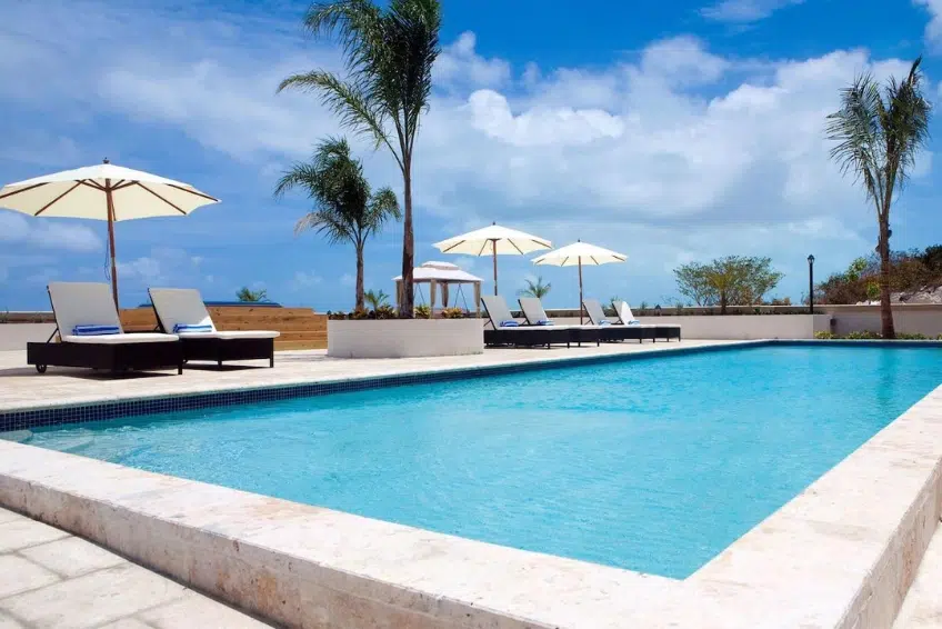 Turks and Caicos Hotel Guide: Hotel La Vista Azul