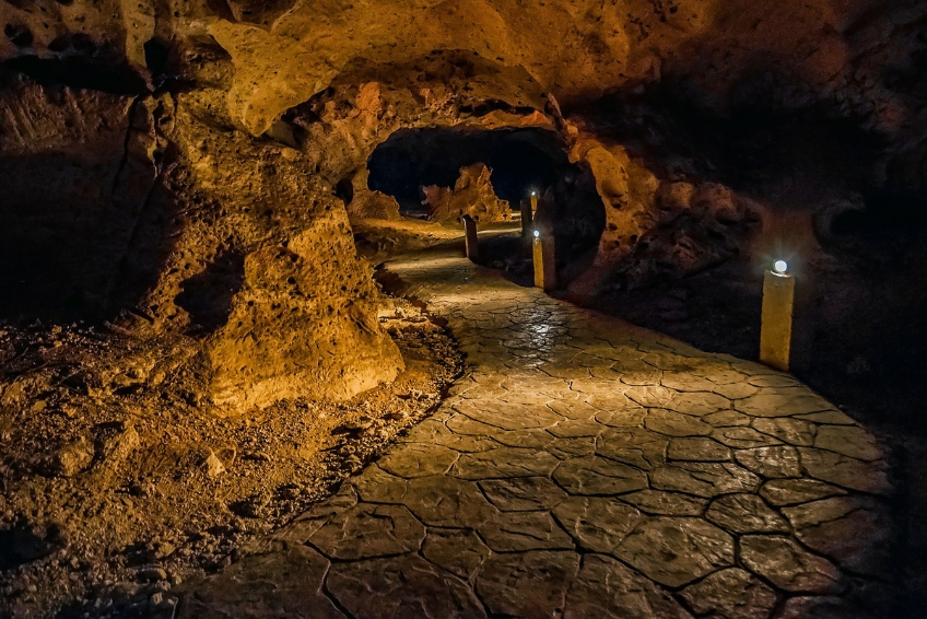 Jamaica Visitors Guide - Discover The Natural Wonder Of Green Grotto Caves