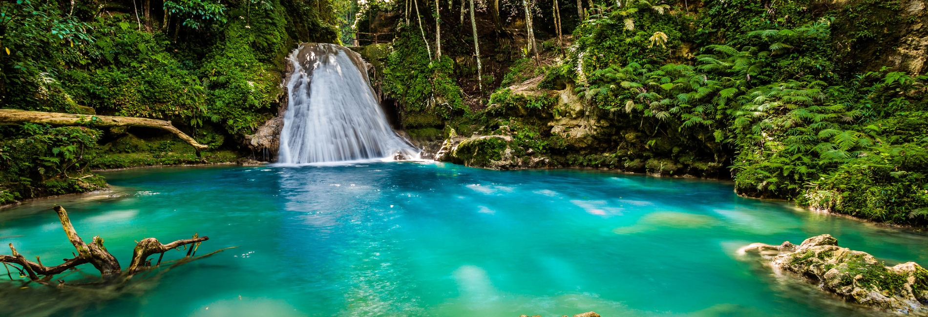Jamaica Visitors Guide: Blue Hole