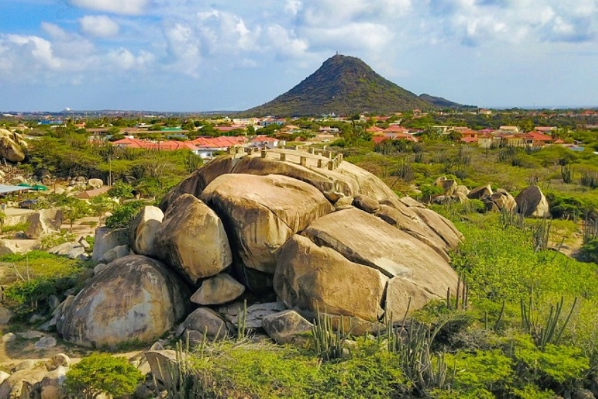 Aruba Visitors Guide: Take In The Views At Hooiberg