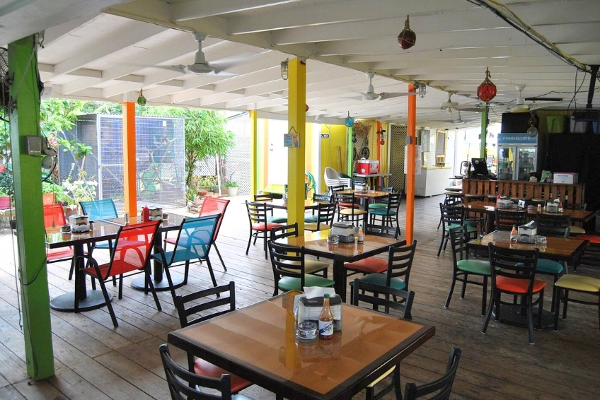 Best Restaurants In Spanish Wells: Buddha’s Snack Shack