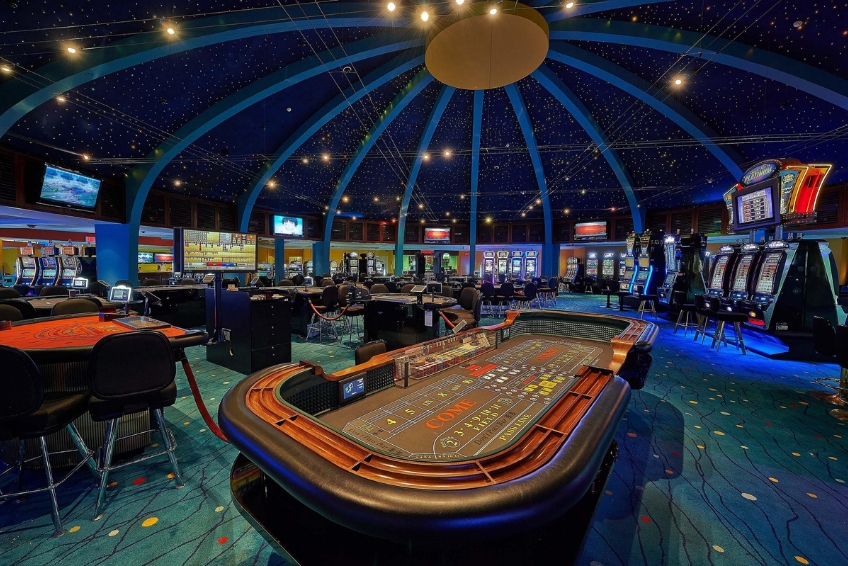 Aruba Beach Hotel Guide - Hilton Aruba Caribbean Resort & Casino