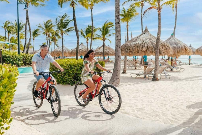 Aruba Beach Hotel Guide - Hilton Aruba Caribbean Resort & Casino