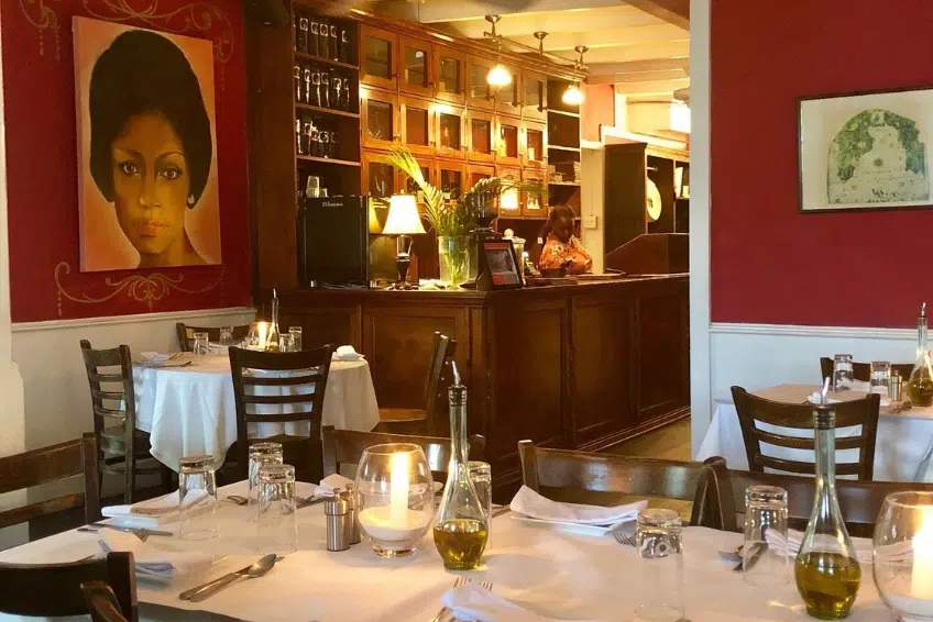 Where To Eat On Harbour Island: The Landing Restaurant