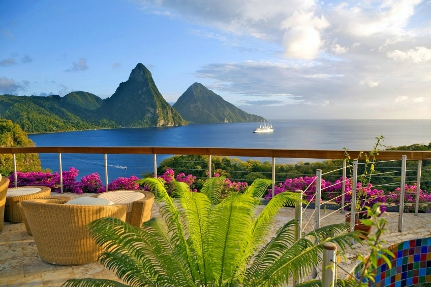 Best St. Lucia Luxury Resorts: Jade Mountain