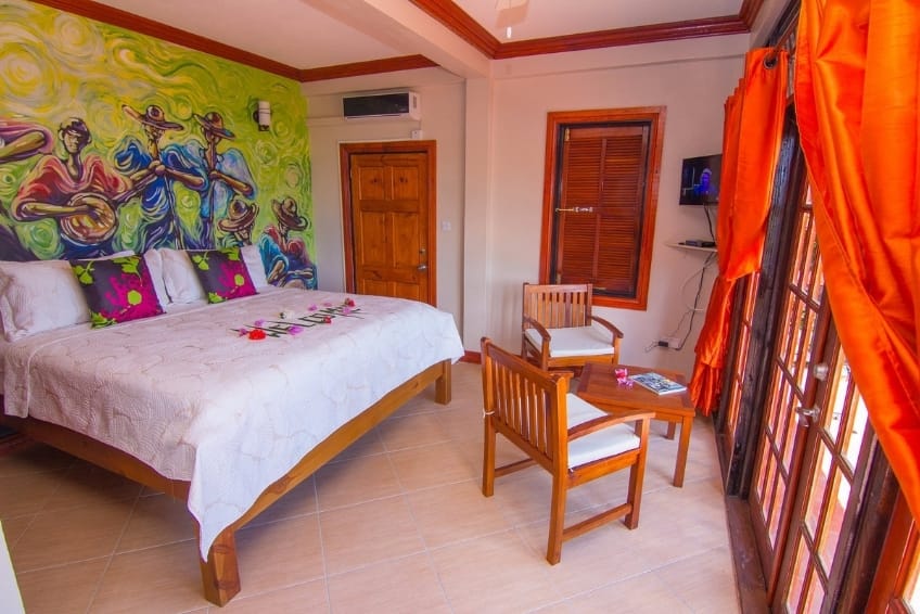 Best St. Lucia Budget Hotels: Samfi Gardens