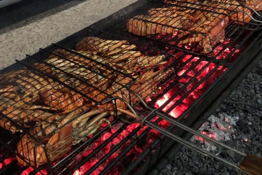 Best St. Lucia Budget Friendly Restaurants: Duke's Place